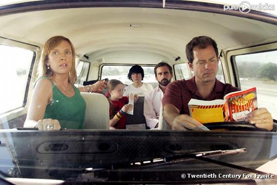 Toni Collette, Abigail Breslin, Alan Arkin, Paul Dano, Steve Carell et Greg Kinnear dans "Little Miss Sunshine".