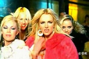 Britney Spears dans le clip de "Do Somethin"