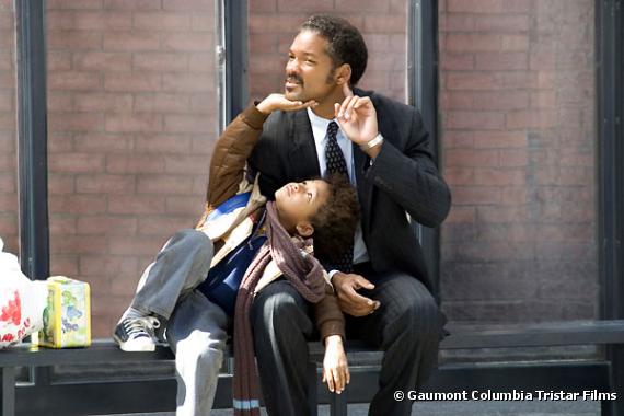 Jaden Smith et Will Smith dans "A la recherche du bonheur".