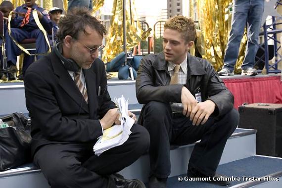 Le réalisateur Sam Raimi et Topher Grace sur le tournage de "Spider-Man 3".