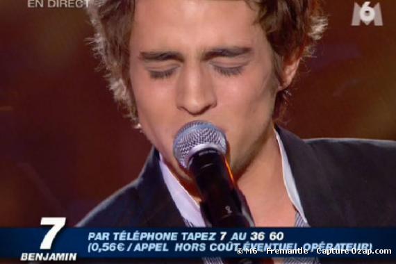 Benjamin, candidat à Nouvelle Star, lors du prime du 16 avril 2008.