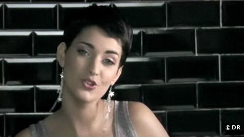 Sheryfa Luna dans le clip de "Ce qu'ils aiment"