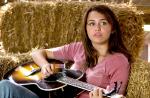 Charts US : Miley Cyrus battue par une compil'