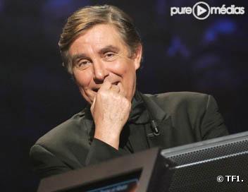 Jean-Pierre Foucault présente "Qui veut gagner des millions ?"