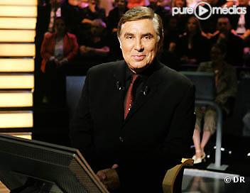 Jean-Pierre Foucault présente "Qui veut gagner des millions ?"