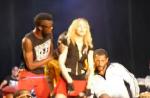 Pas d'évanouissement sur scène pour Madonna (vidéo)