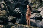 Universal camoufle les fesses de Natalie Portman !