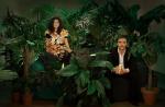 Clip : Camélia Jordana se déguise dans "Moi, c'est"