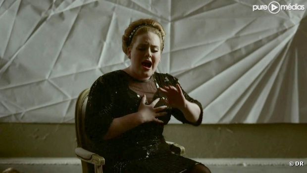 Adele dans le clip de "Rolling in the Deep"