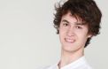Désigné gagnant du "Dîner presque parfait - la meilleure équipe de France", Ruben Sarfati est le seul candidat amateur de cette troisième saison de "Top Chef". Le jeune homme de 18 ans avait particulièrement impressionné Jean-François Piège et Cyril Lignac lors de ses premiers pas sur M6 mais il va avoir fort à faire pour tenir la distance face aux 13 professionnels qu'il affrontera dans "Top Chef" 2012.