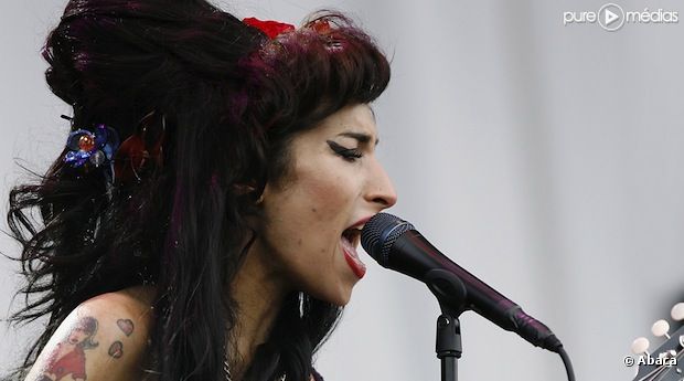 Amy Winehouse, sur scène en 2008