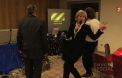 Nadine Morano chante lors d'un karaoké devant les caméras de France 2