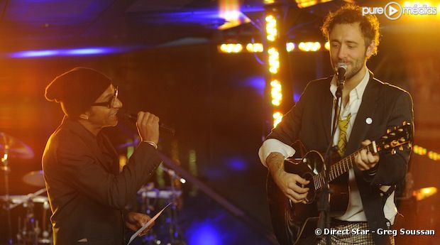 Manu Katché et Charlie Winston sur le plateau de "Direct Star sur Seine"