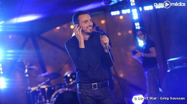 Christophe Willem sur le plateau de "Direct Star sur Seine"