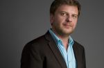 Gilles Wullus (Têtu) : "Les clichés sur les gays existent à droite comme à gauche"
