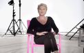 Elise Lucet se mobilise contre le cancer du sein.