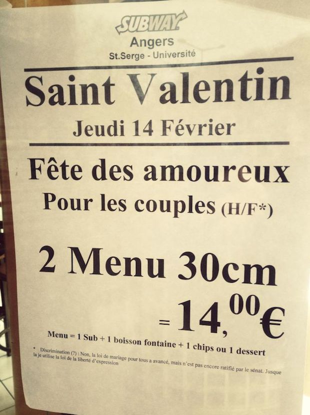 Pour la Saint Valentin, un Subway d'Angers a fait une offre réservée aux couples hétérosexuels.