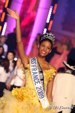 Chloé Mortaud est "Miss France 2009"