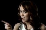Clip : Miley Cyrus fuit les paparazzis