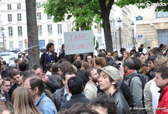 Manifestation anti Hadopi à Paris, le 25 avril 2009