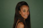 Elizabeth Tchoungui reprend "Les Maternelles" (officiel)