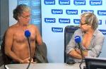 Franck Dubosc se déshabille en direct sur Europe 1 (vidéo)