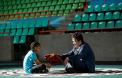 "Karaté Kid" (18 août) : Pour tous les jeunes qui ont grandi en mangeant des nouilles lyophilisées devant l'intégrale de Jackie Chan, "Karaté Kid" est un film culte. Ses suites des nanards sans nom. 26 ans après, Hollywood nous offre une nouvelle adaptation, où le jeune Jaden Smith (le fils de Will) incarne l'élève de Jackie Chan... Qui lui apprend, ici, le Kung Fu. Sauf que Kung Fu Kid, c'était ridicule.