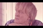 Vidéobuzz : Dave en père homophobe dans le nouveau clip des Fatals Picards