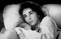 Elizabeth Taylor avec son fils en 1957.