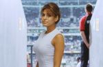 Eva Mendes se met à la chanson