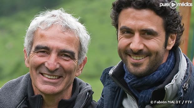 <meta charset="utf-8" />
<div>Raymond Domenech et Alexandre Ruiz dans "L'Etoffe des champions", en 2011 sur France 3</div>