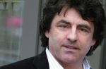 Claude Barzotti dément être raciste malgré sa chanson "La France est aux Français"