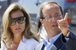 Une biographie de François Hollande critiquée par sa compagne journaliste