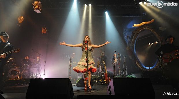 Olivia Ruiz, en concert à Lille dans la salle de l'Aéronef, en 2009