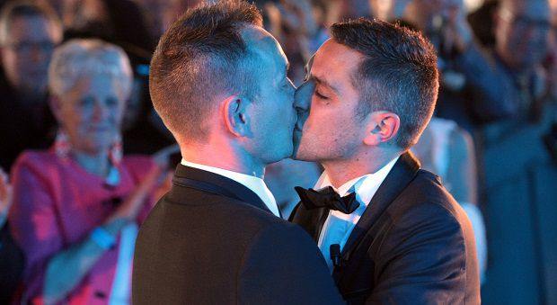Vincent Autin et Bruno Boileau, premier couple homosexuel marié en France le 29 mai 2013