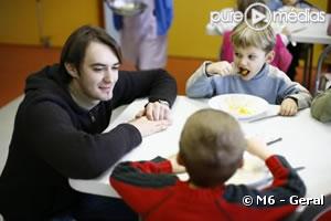 Cyril Lignac participe à "Vive la cantine" sur M6