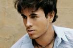 Mandy Moore, Enrique Iglesias dans "How I Met Your Mother"