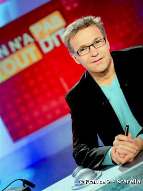Laurent Ruquier présente "On n'a pas tout dit" sur France 2.
