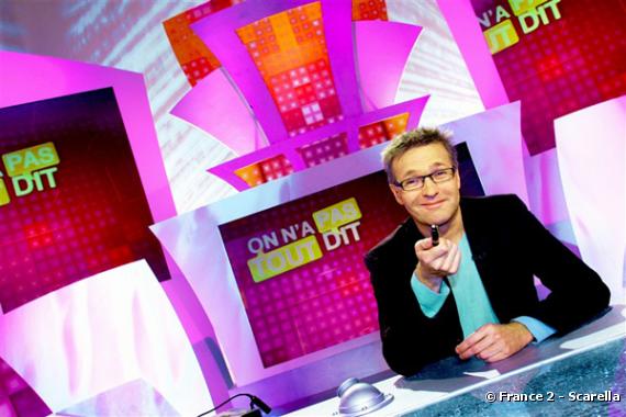 Laurent Ruquier présente "On n'a pas tout dit" sur France 2.