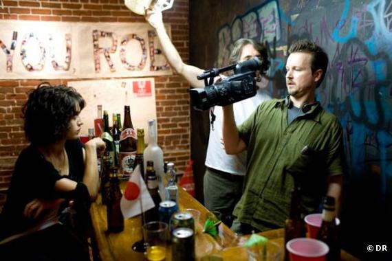Lizzy Kaplan face à Matt Reeves sur le tournage de "Cloverfield"