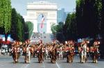 Audiences défilé 14 juillet : 46% sur TF1, 29% sur France 2