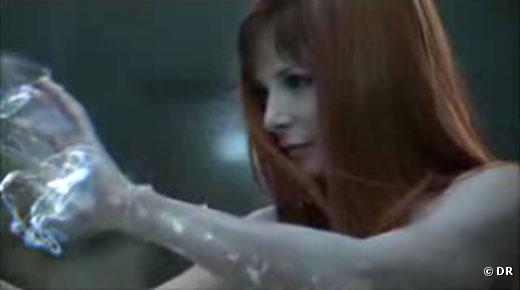 Mylène Farmer dans "Dégénération"