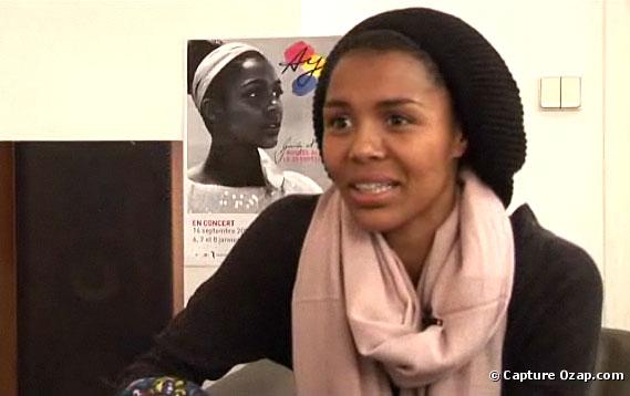 Ayo en interview pour Ozap