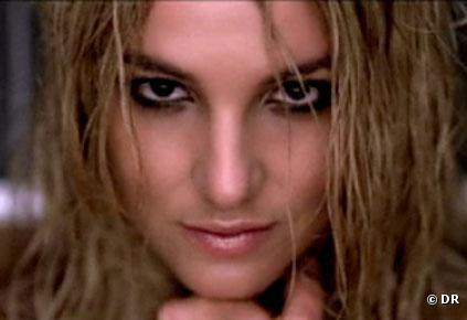Britney Spears dans le clip de "Womanizer"