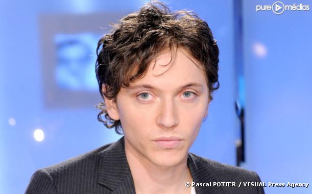Le chanteur Raphaël