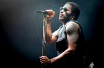 Lenny Kravitz rend hommage à Michael Jackson sur scène