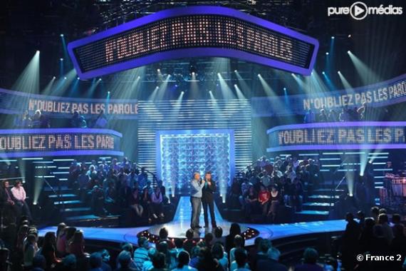 Le plateau de "N'oubliez pas les paroles".