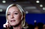 Dany Boon s'en prend à Marine Le Pen... qui lui répond