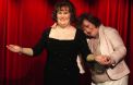 Susan Boyle découvre sa statue de cire au musée de Blackpool
