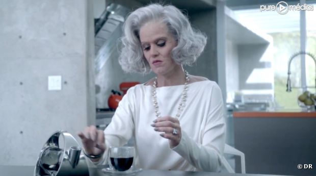 Katy Perry dans le clip de "The One That Got Away"